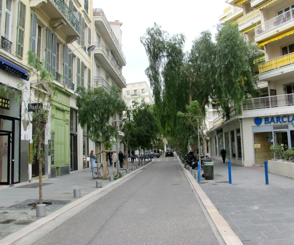 Rue où se trouvent les appartements Carré d'Or à Nice Centre