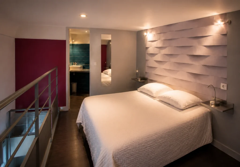 Chambre en mezzanine avec salle de bain attenante – Studio Confort, Carré d'Or Nice